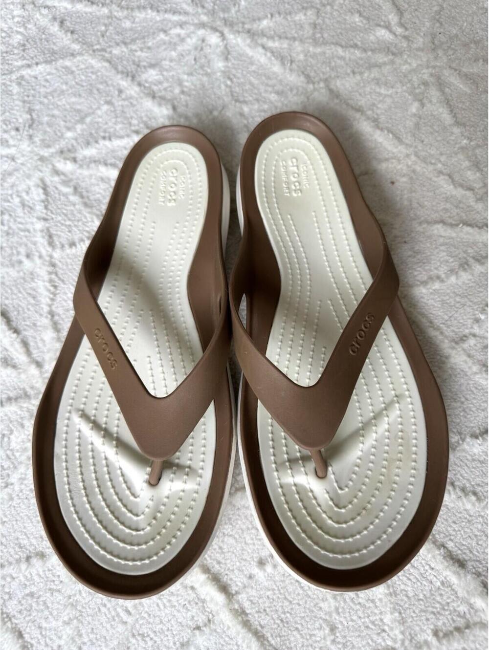 Crocs Iconic Comfort Flip Flops Womens 11 Brown White Thong Sandals